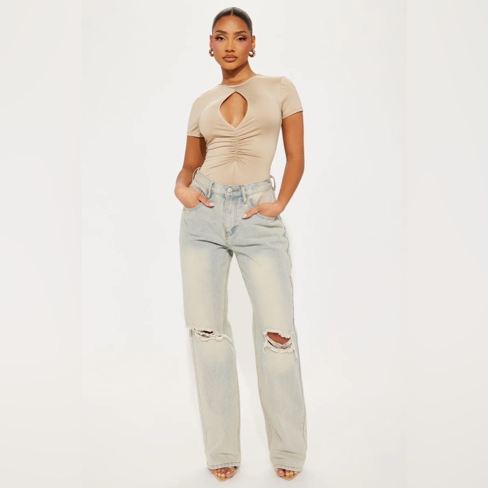 NEW Fashion Nova Taupe Ruched Keyhole Cutout Short Sleeve Bodysuit